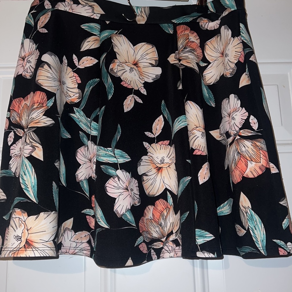 Decree floral skater skirt size XL with free top
